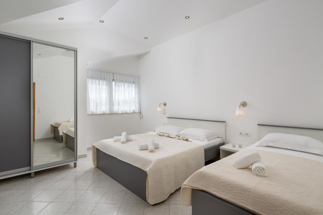 Villa Kristina トロギール エクステリア 写真